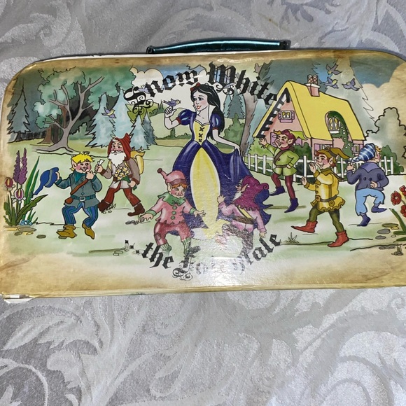 Paul Cardew Snow White 2 piece mug set - Picture 2 of 13